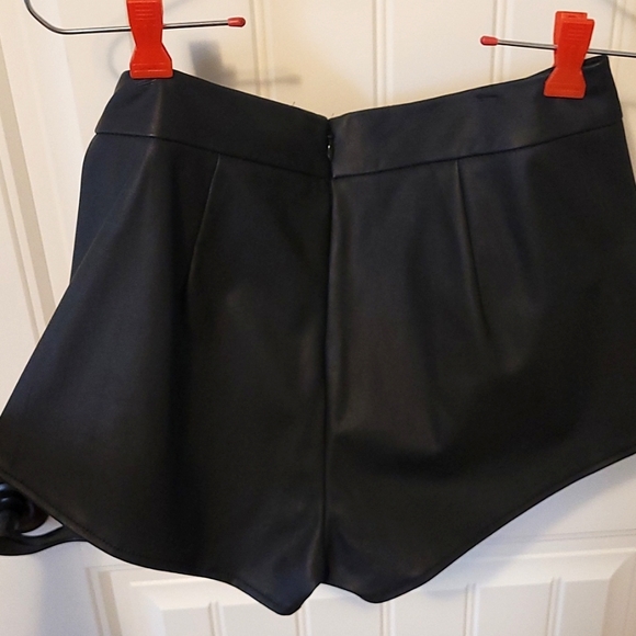 Express pleather shorts size 6 - Picture 4 of 4